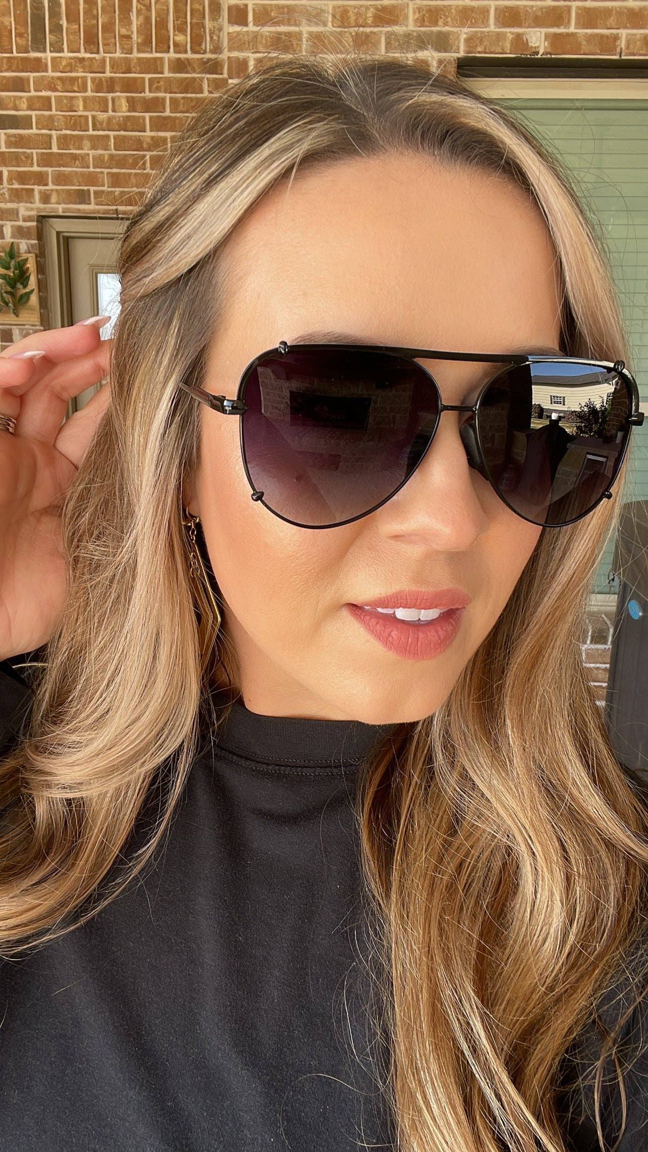 SHAY: Jet Black