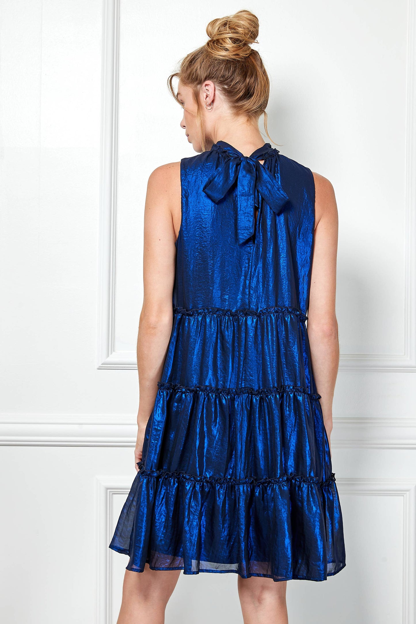 OVERLAY FOIL SLVLESS 3 TIER DRESS W/NECK RUFFLE