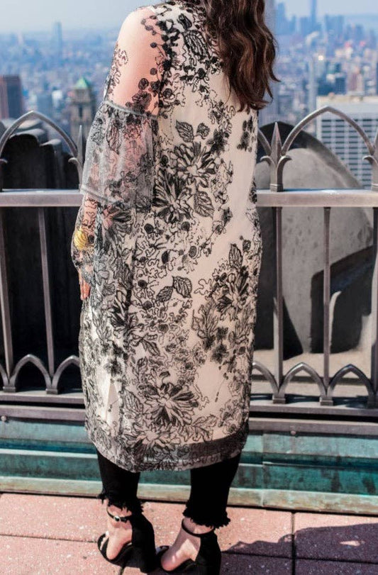 Grand Glimmer Sequin Kimono: Cream / Small/Medium