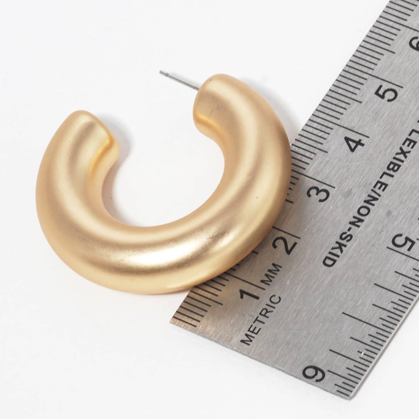 Thick Hoop Earrings
: Gold